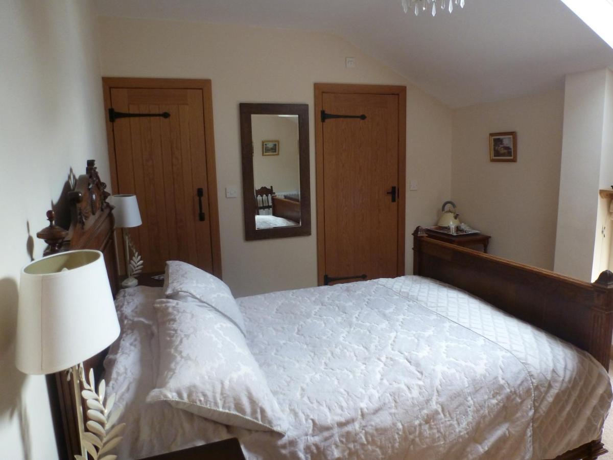 Mile House Barn Bed & Breakfast Нантвіч Екстер'єр фото